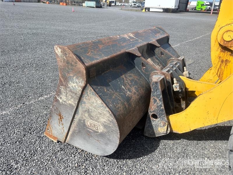 Komatsu WA320-8 Wheel Loader Gumikerekes homlokrakodók