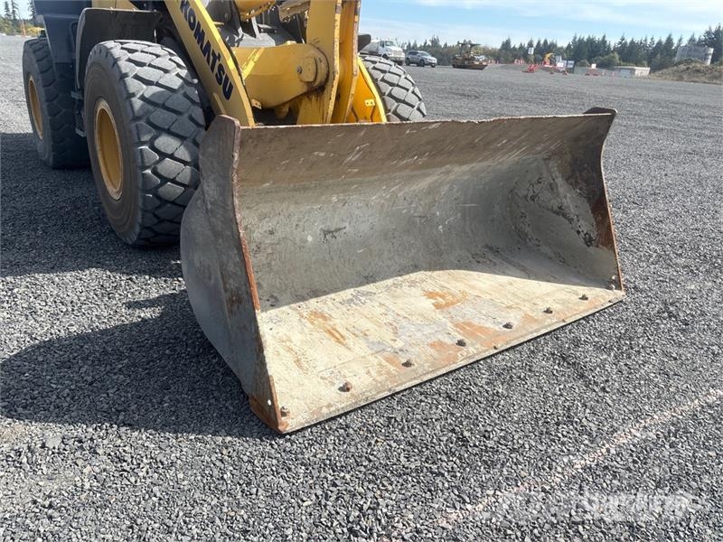 Komatsu WA320-8 Wheel Loader Gumikerekes homlokrakodók