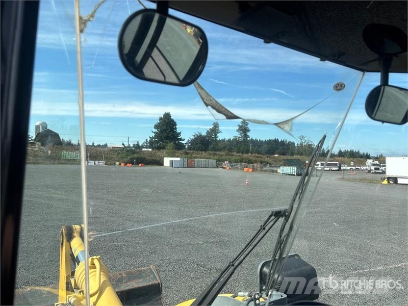 Komatsu WA320-8 Wheel Loader Gumikerekes homlokrakodók