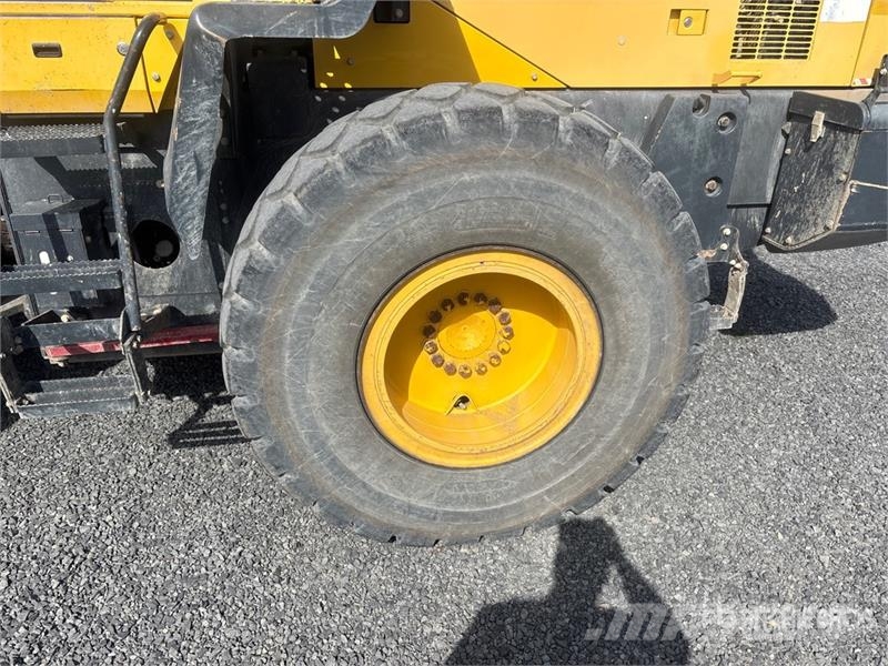 Komatsu WA320-8 Wheel Loader Gumikerekes homlokrakodók