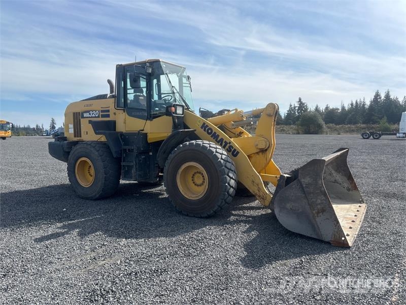 Komatsu WA320-8 Wheel Loader Gumikerekes homlokrakodók