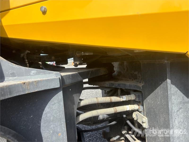 Komatsu WA320-8 Wheel Loader Gumikerekes homlokrakodók