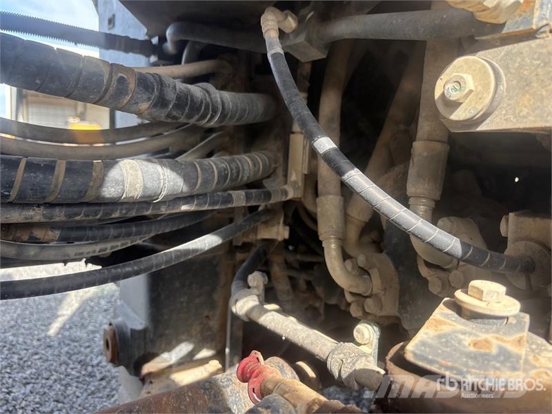 Komatsu WA320-8 Wheel Loader Gumikerekes homlokrakodók