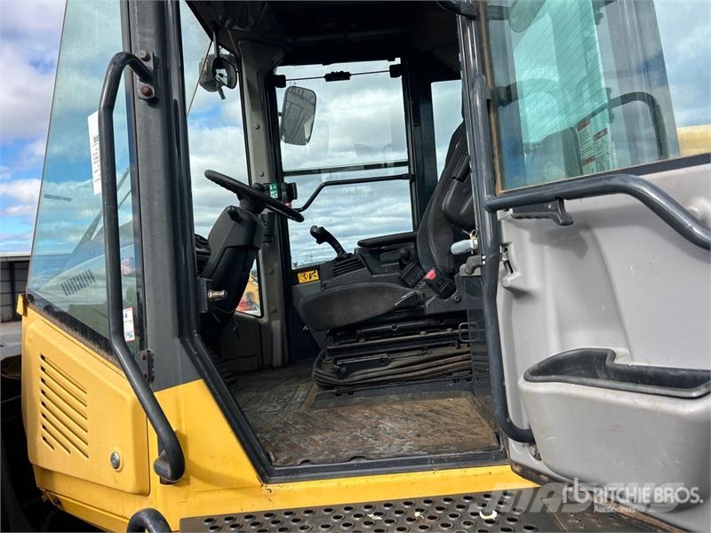 Komatsu WA380-8 Wheel Loader Wielladers