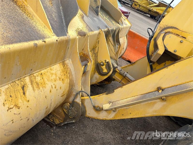Komatsu WA470-8 لوادر بعجل