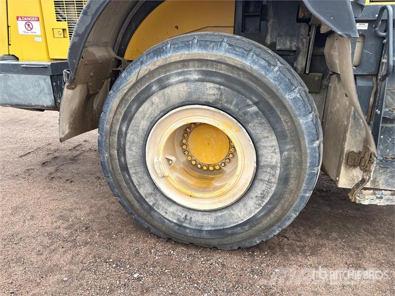 Komatsu WA470-8 لوادر بعجل