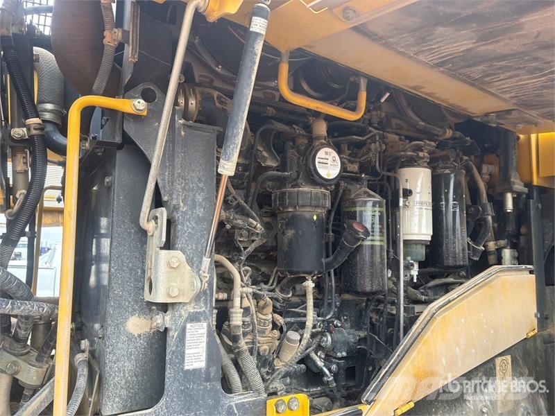 Komatsu WA470-8 لوادر بعجل