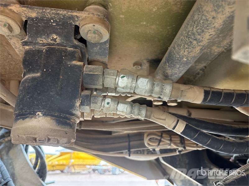 Komatsu WA470-8 لوادر بعجل