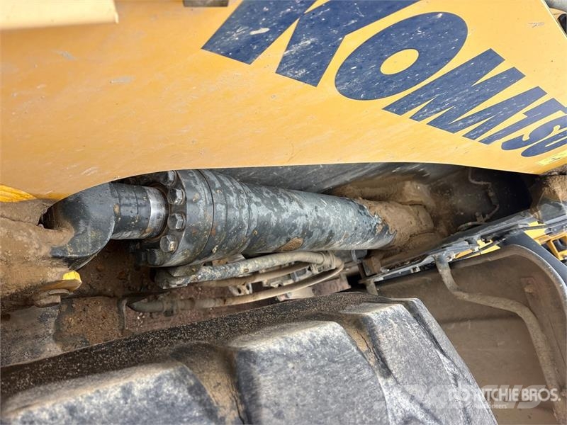 Komatsu WA470-8 لوادر بعجل