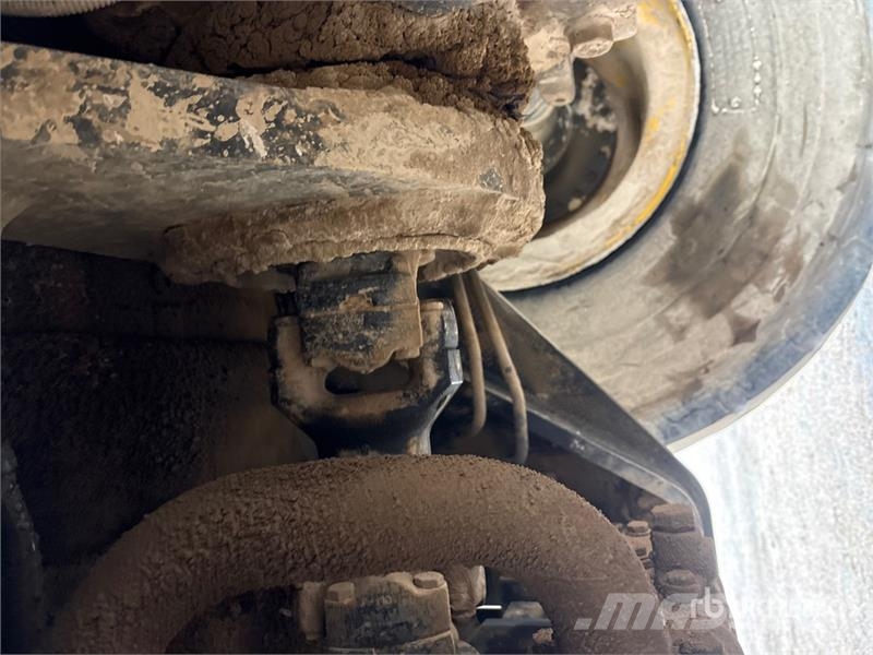 Komatsu WA470-8 لوادر بعجل