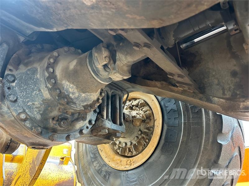 Komatsu WA500-8 Wheel Loader Kolové nakladače