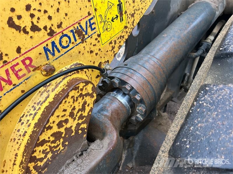 Komatsu WA500-8 Wheel Loader Kolové nakladače