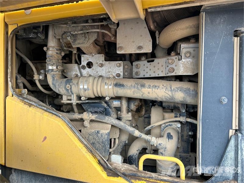Komatsu WA500-8 Wheel Loader Kolové nakladače
