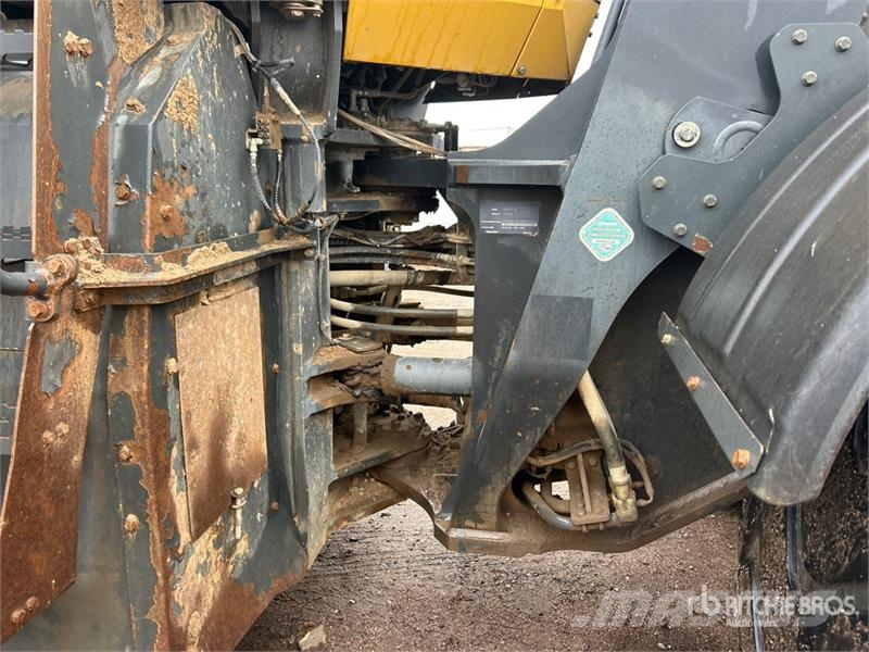 Komatsu WA500-8 Wheel Loader Kolové nakladače