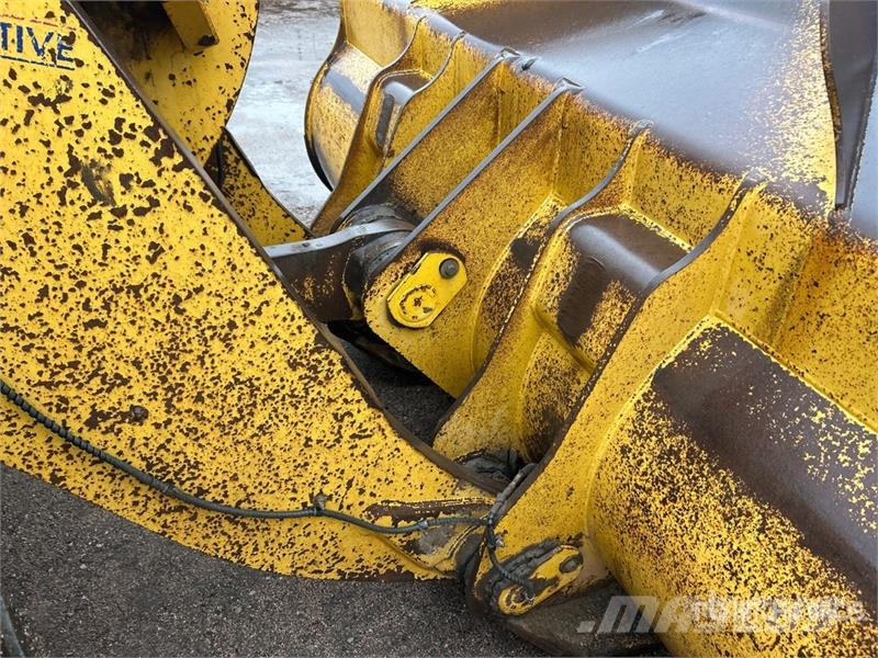 Komatsu WA500-8 Wheel Loader Kolové nakladače