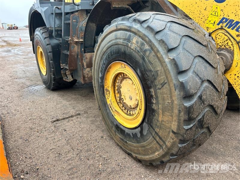 Komatsu WA500-8 Wheel Loader Kolové nakladače