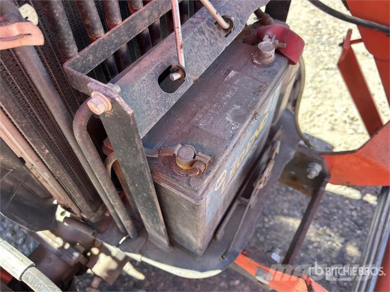 Kubota B2301HSD 4WD Utility Tractor Kompaktie traktori