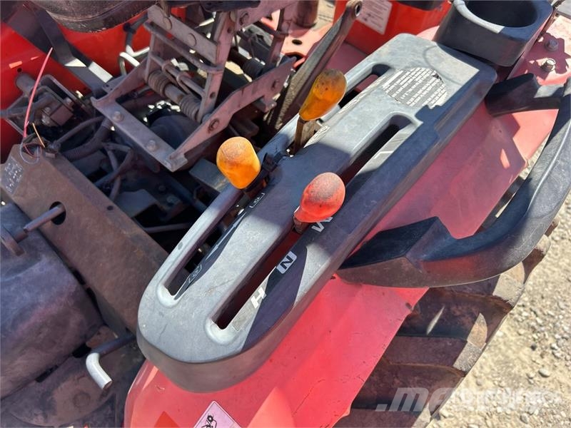 Kubota B2301HSD 4WD Utility Tractor Kompaktie traktori