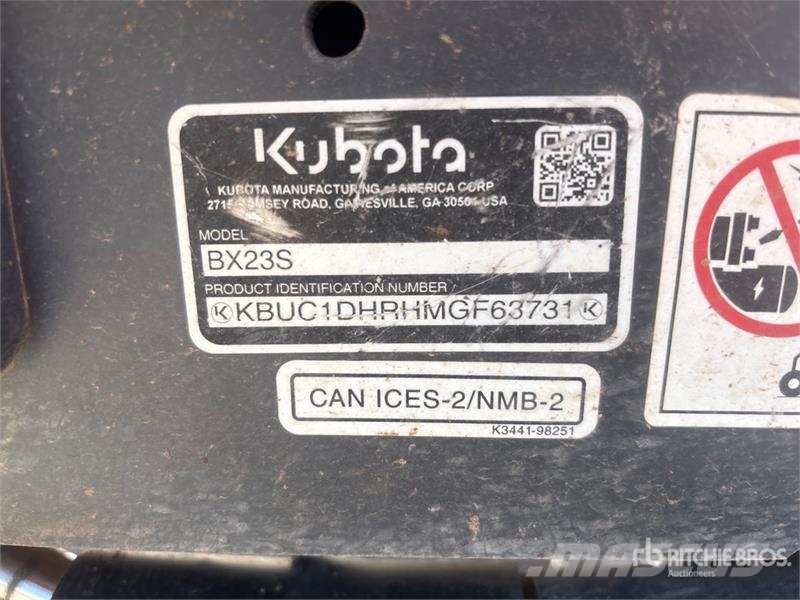Kubota BX23S 4WD Utility Tractor Kompakttraktorer
