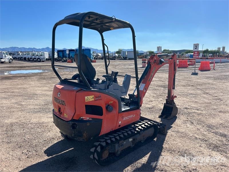 Kubota KX018-4 小型挖土機/掘鑿機<7t(小型挖掘機)