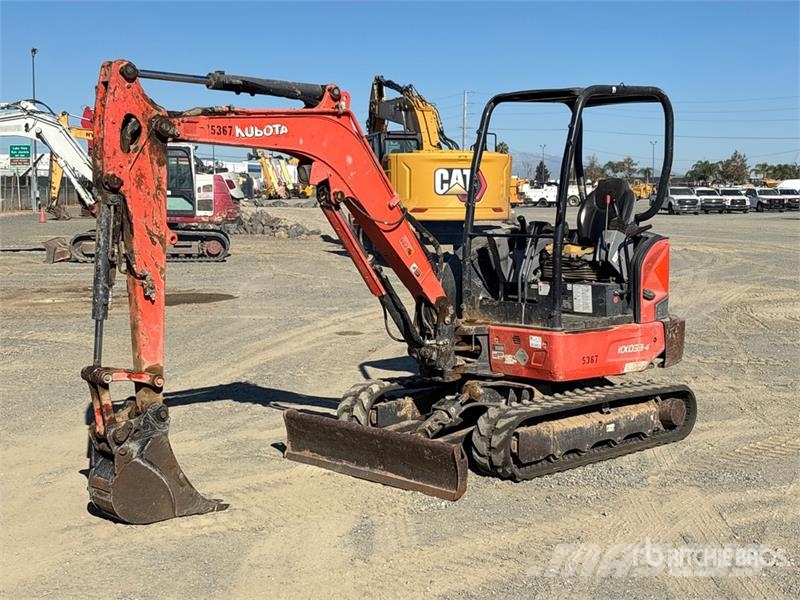 Kubota KX033-4 ミニ油圧ショベル 7t以下（ミニユンボ・ミニディガー）