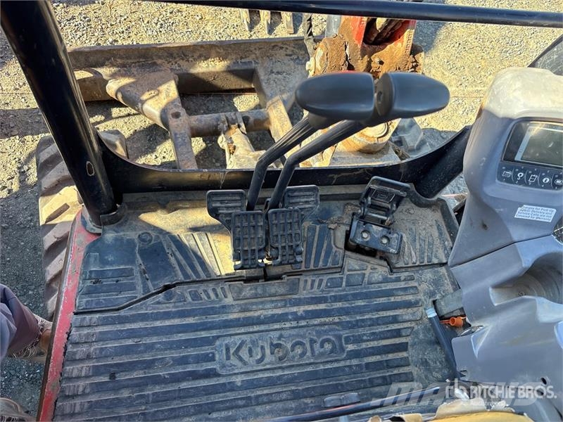 Kubota KX033-4 ミニ油圧ショベル 7t以下（ミニユンボ・ミニディガー）