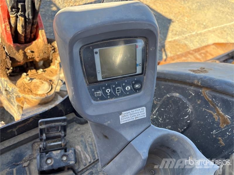 Kubota KX033-4 ミニ油圧ショベル 7t以下（ミニユンボ・ミニディガー）