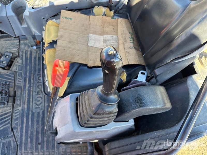 Kubota KX033-4 ミニ油圧ショベル 7t以下（ミニユンボ・ミニディガー）