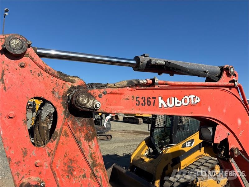 Kubota KX033-4 ミニ油圧ショベル 7t以下（ミニユンボ・ミニディガー）