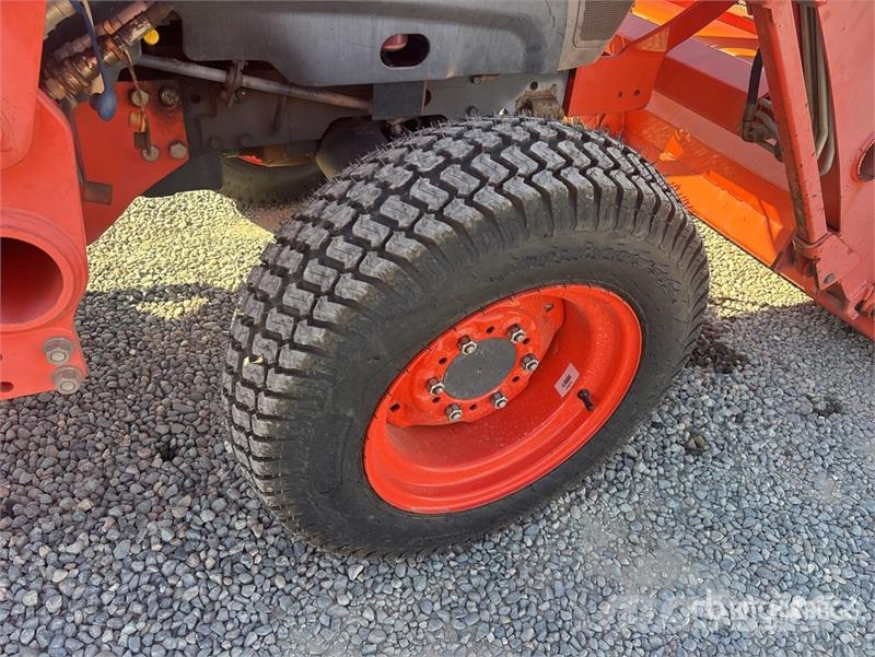 Kubota L3240 Manji traktori