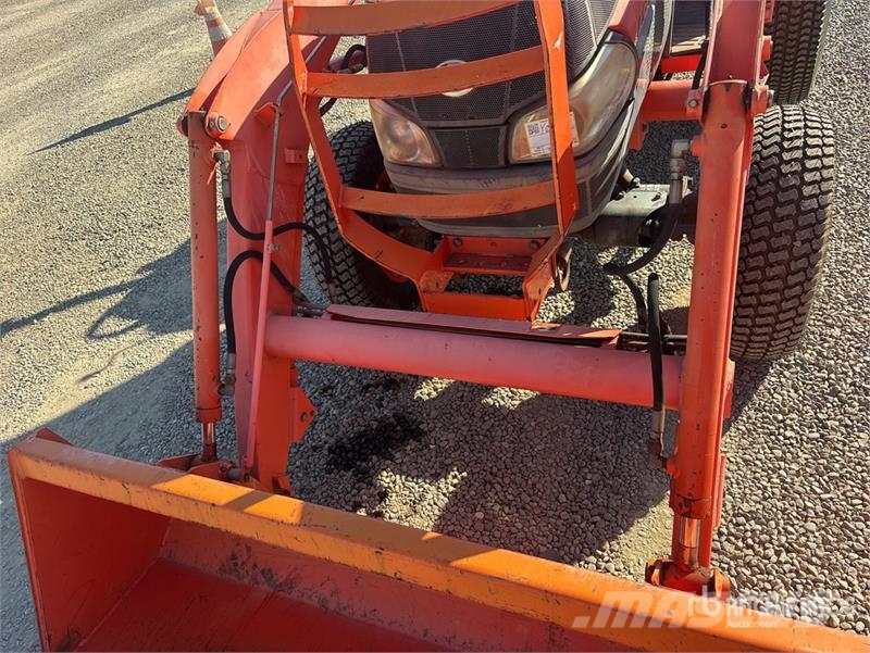 Kubota L3240 Manji traktori