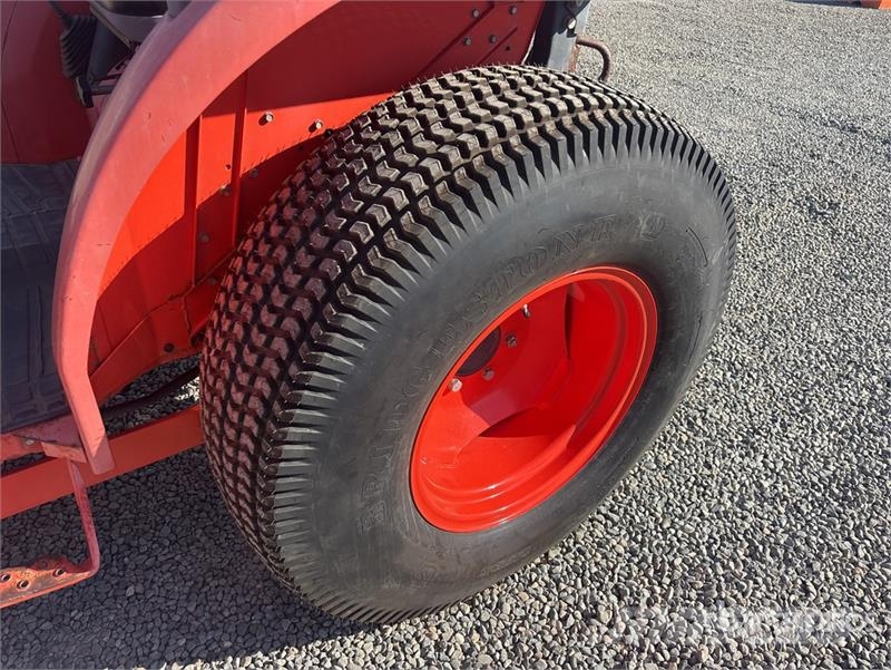 Kubota L3240 Manji traktori