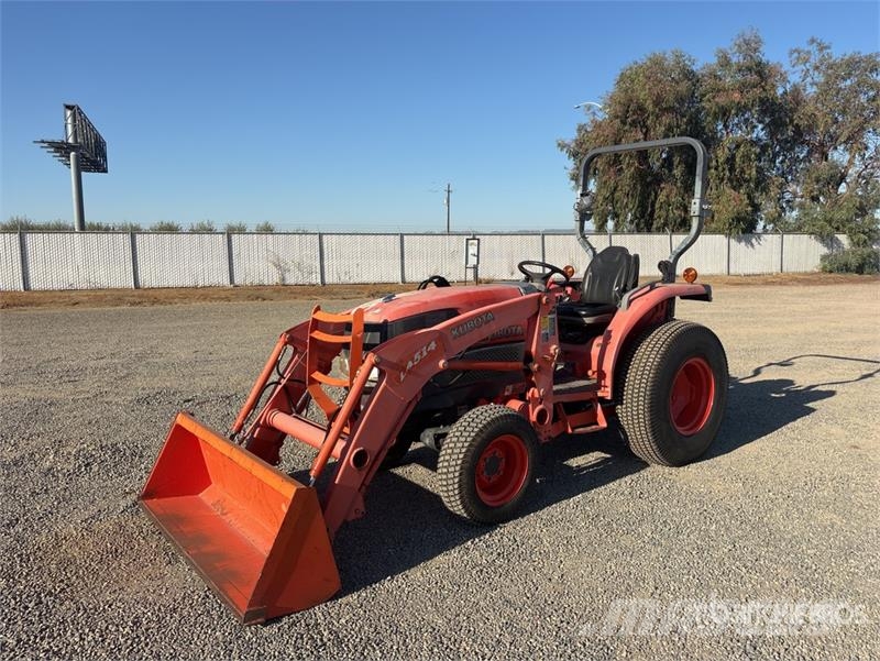 Kubota L3240D 4WD Utility Tractor 小型拖拉机