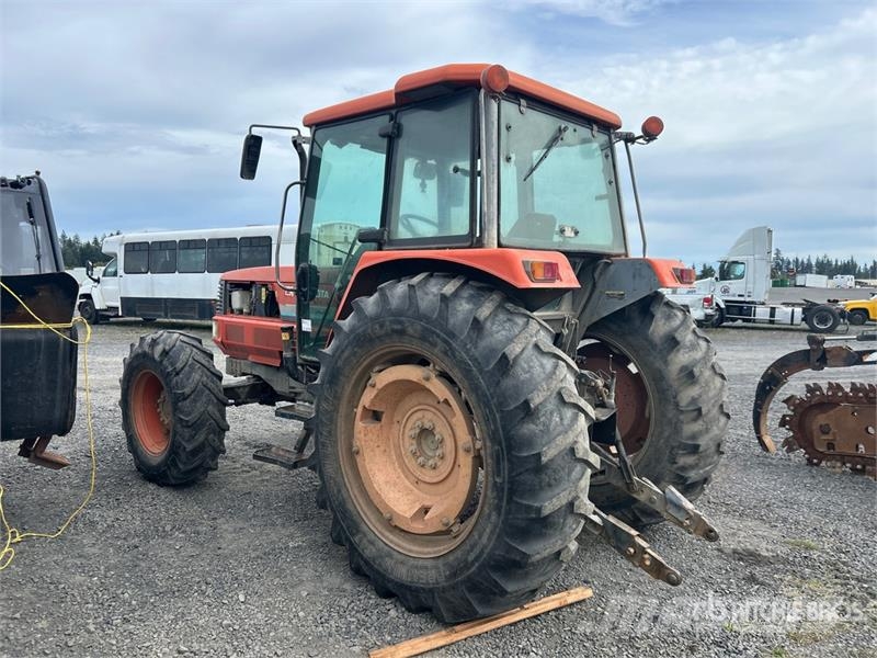 Kubota M120 4WD Tractor Traktorji