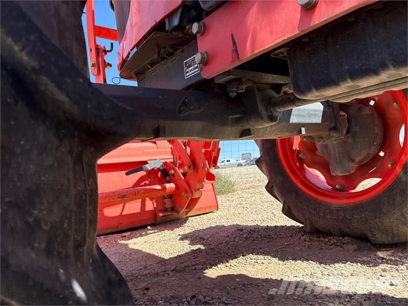Kubota M7040D Traktory