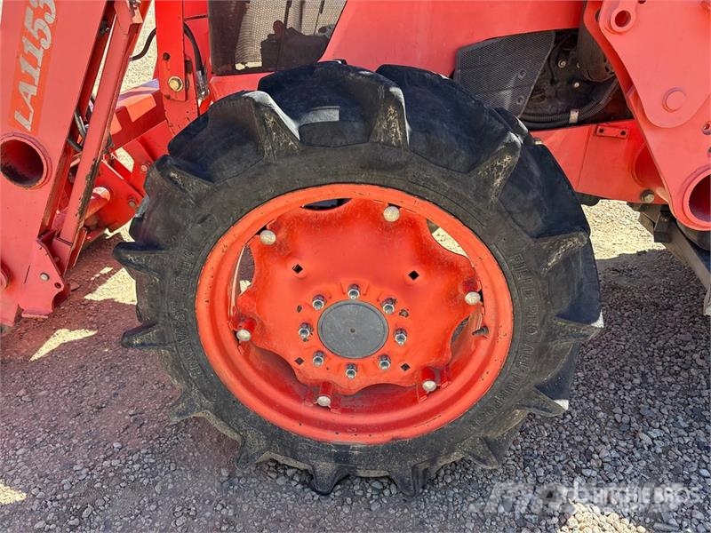 Kubota M7040D Traktory