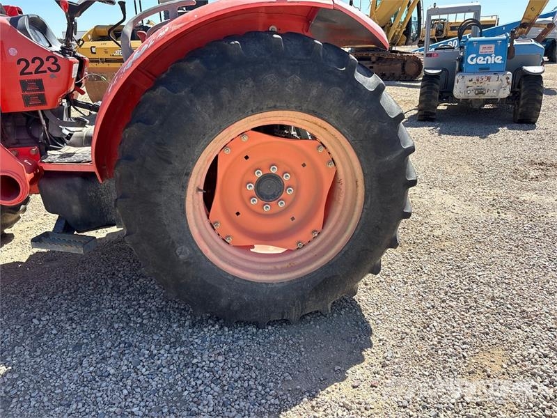 Kubota M7040D Traktory