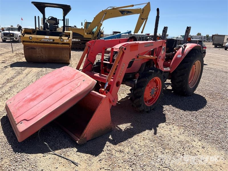 Kubota M7040D Traktory