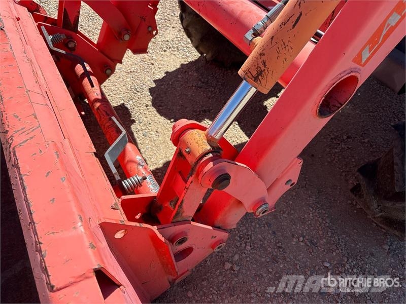 Kubota M7040D Traktory