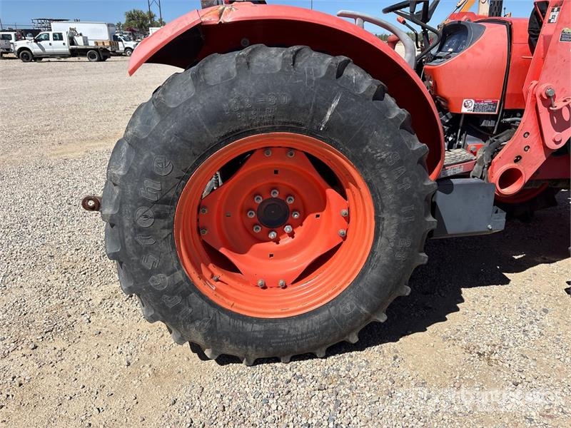 Kubota M7040D Traktory