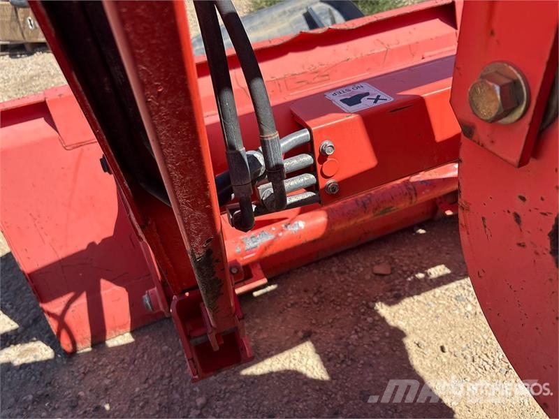 Kubota M7040D Traktory