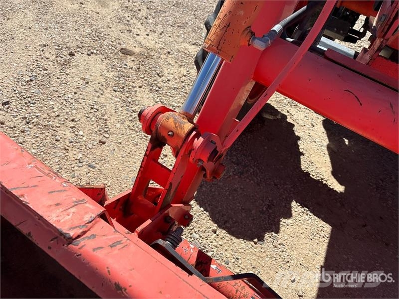 Kubota M7040D Traktory