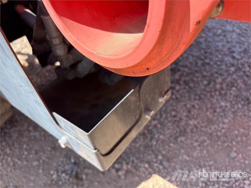 Kubota M7040D Traktory