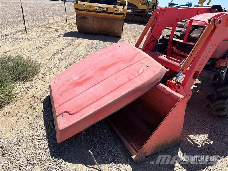 Kubota M7040D Traktory