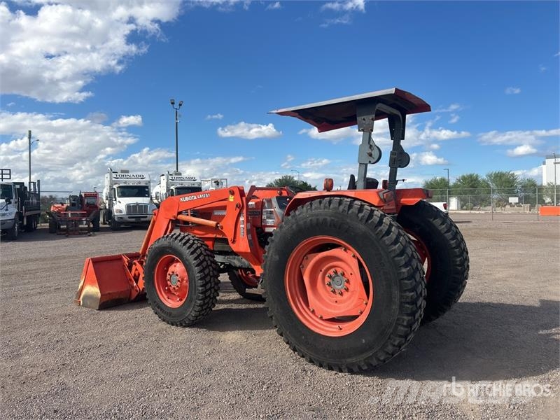 Kubota M9000 الجرارات