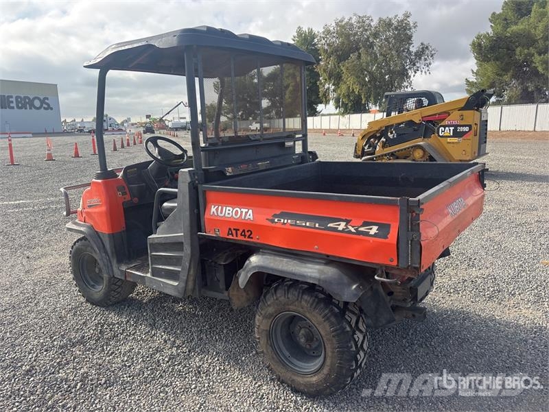 Kubota RTV900XT Komunālās mašīnas