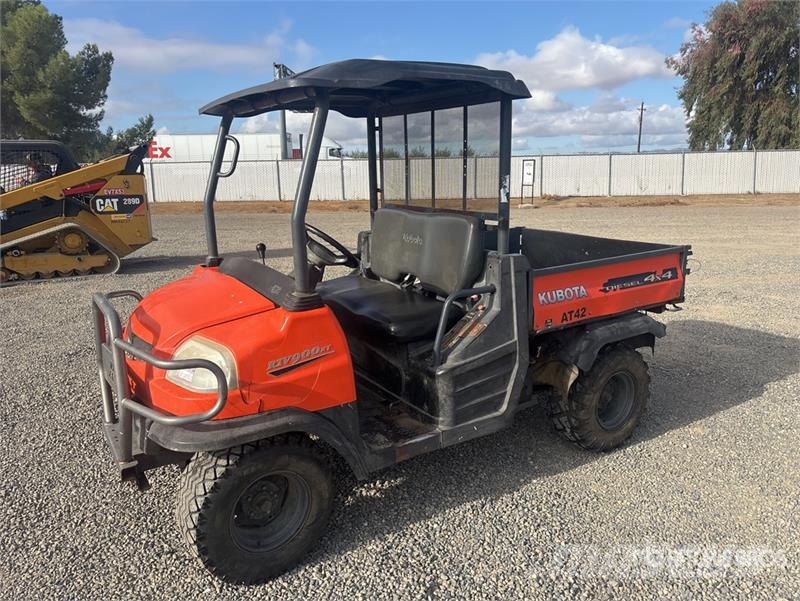 Kubota RTV900XT Komunālās mašīnas