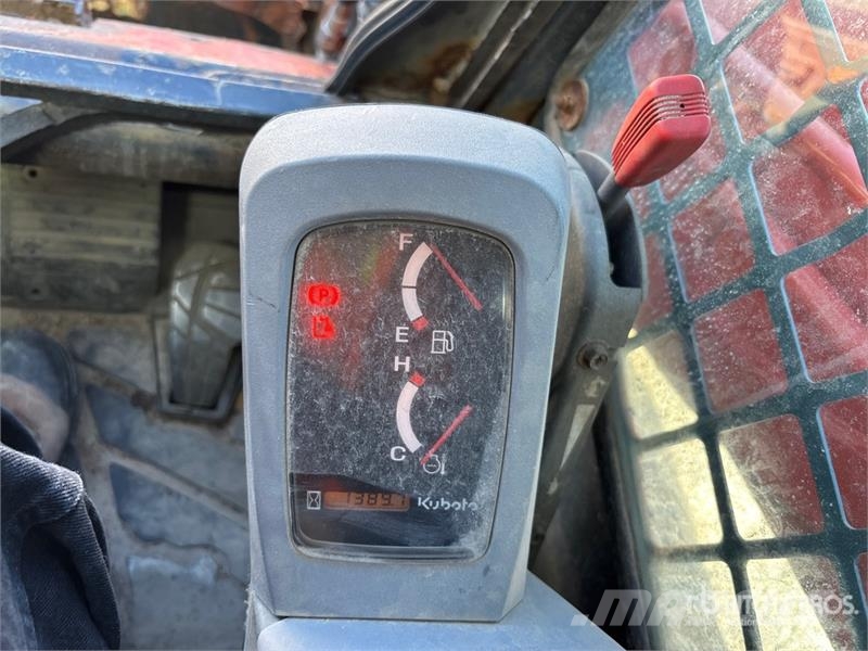 Kubota SVL75 لوادر انزلاقية التوجيه