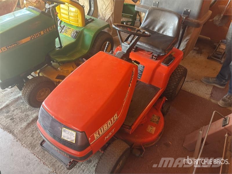 Kubota T1400H Ride-On Lawn Mower Samojízdné sekačky
