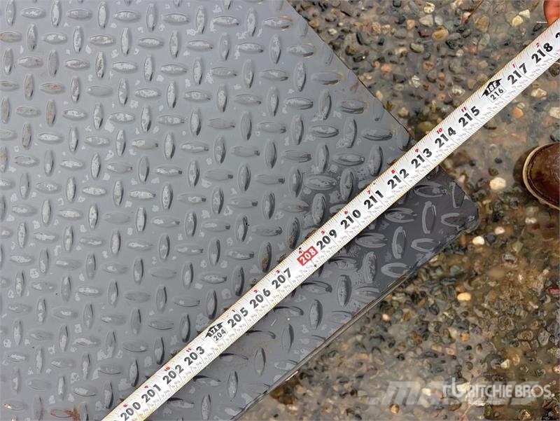 Lamar 21 ft T/A Tilt Deck Trailer 低架裝載車